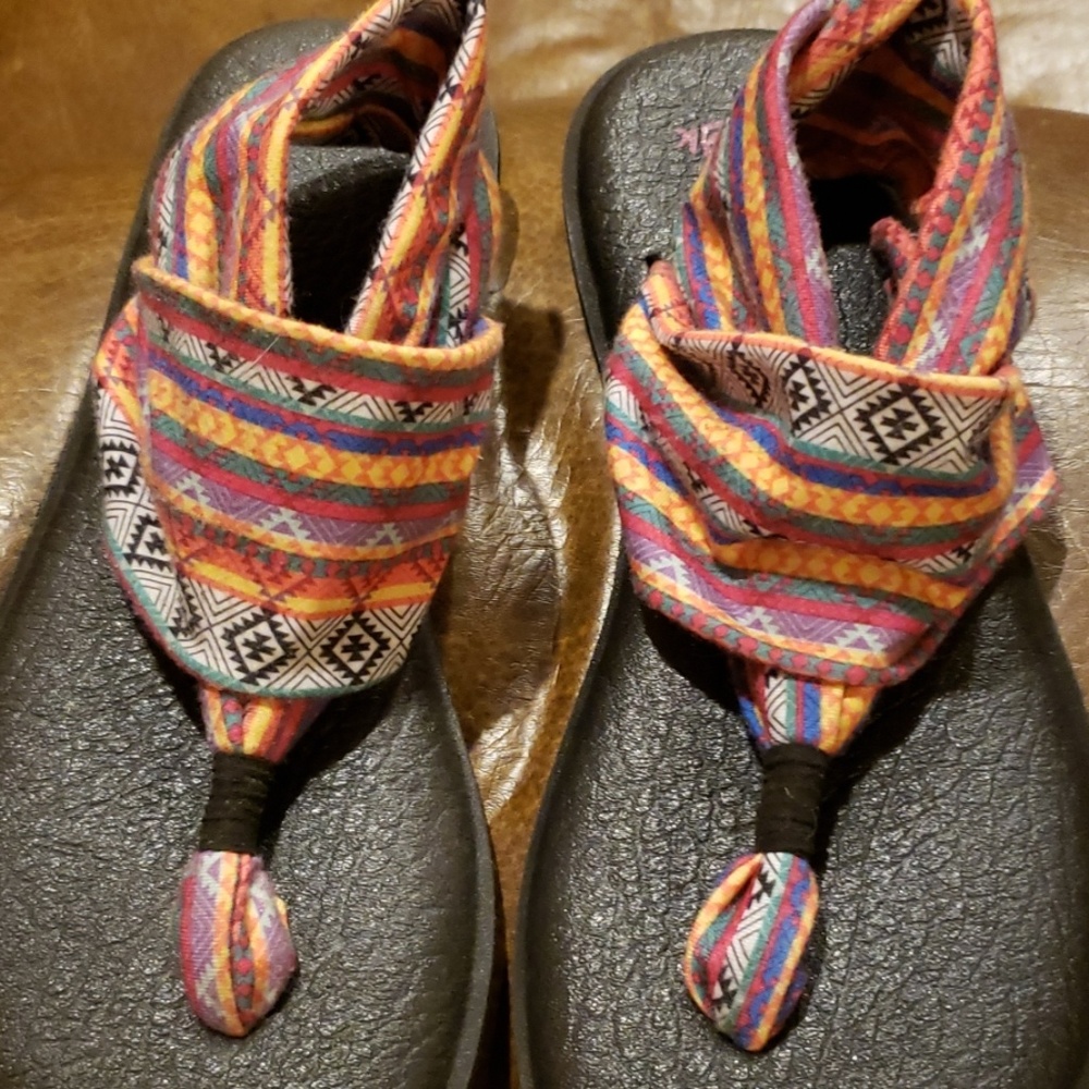 Sanuk yoga slings